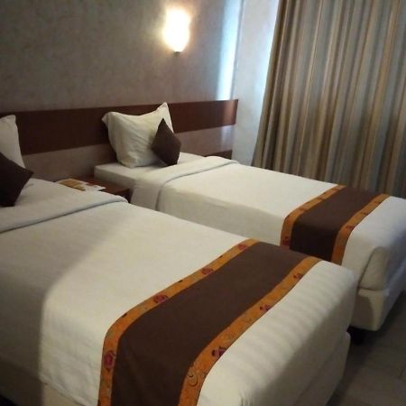 Xtra Hotel Бенгкулу Екстериор снимка