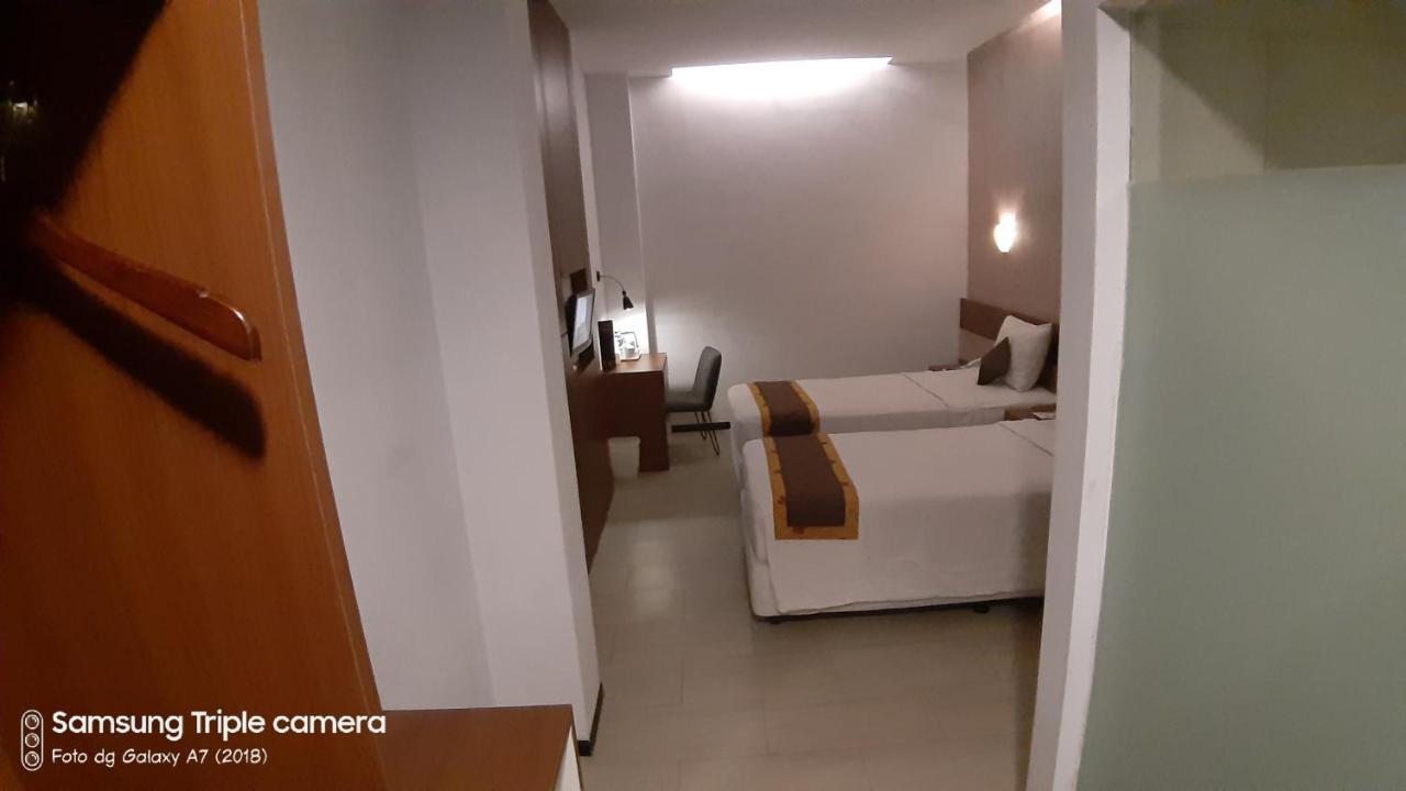 Xtra Hotel Бенгкулу Екстериор снимка