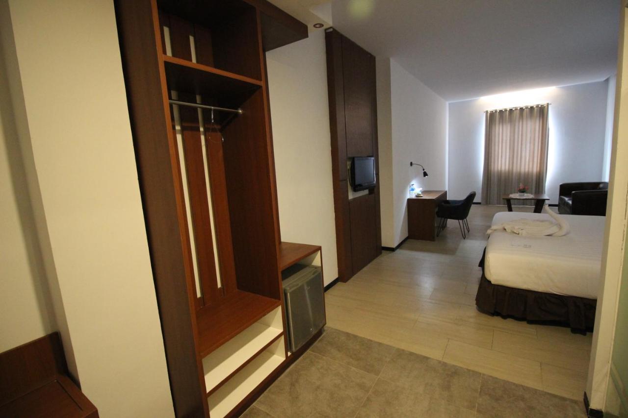 Xtra Hotel Бенгкулу Екстериор снимка