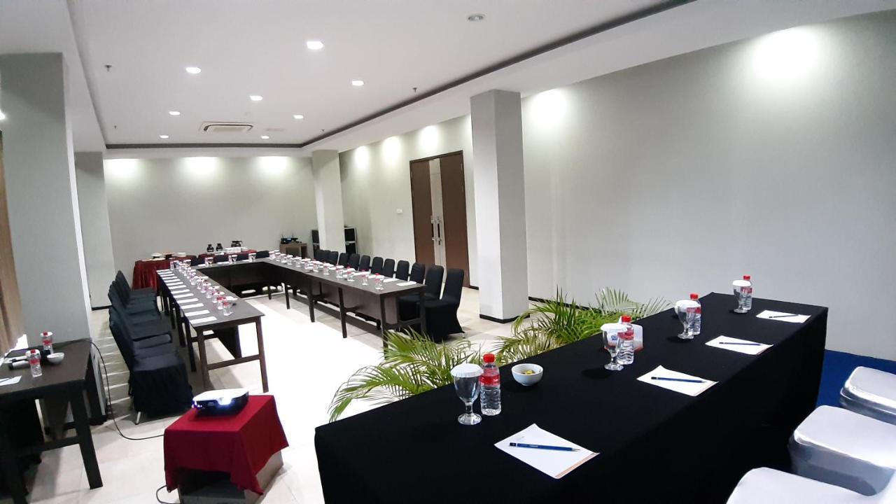 Xtra Hotel Бенгкулу Екстериор снимка
