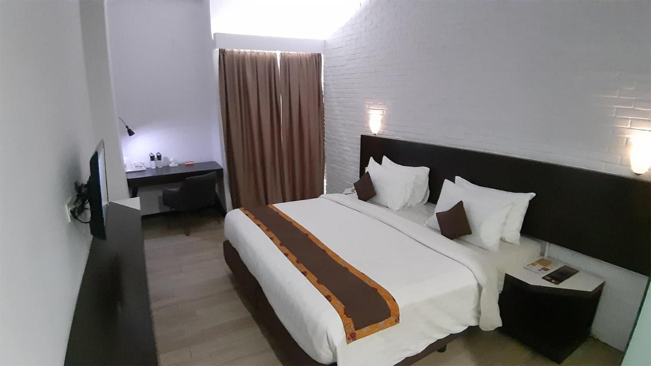 Xtra Hotel Бенгкулу Екстериор снимка