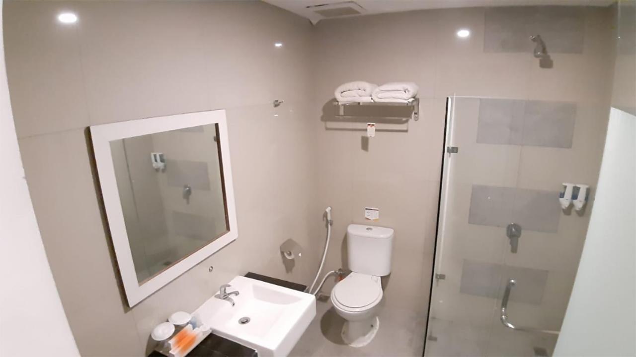 Xtra Hotel Бенгкулу Екстериор снимка