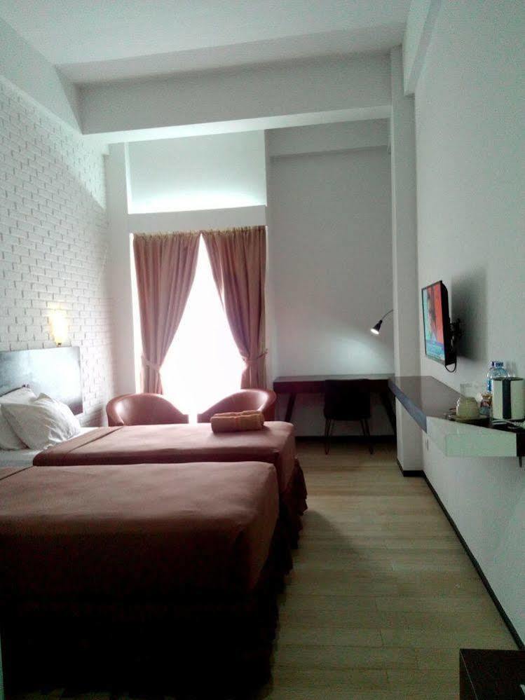 Xtra Hotel Бенгкулу Екстериор снимка