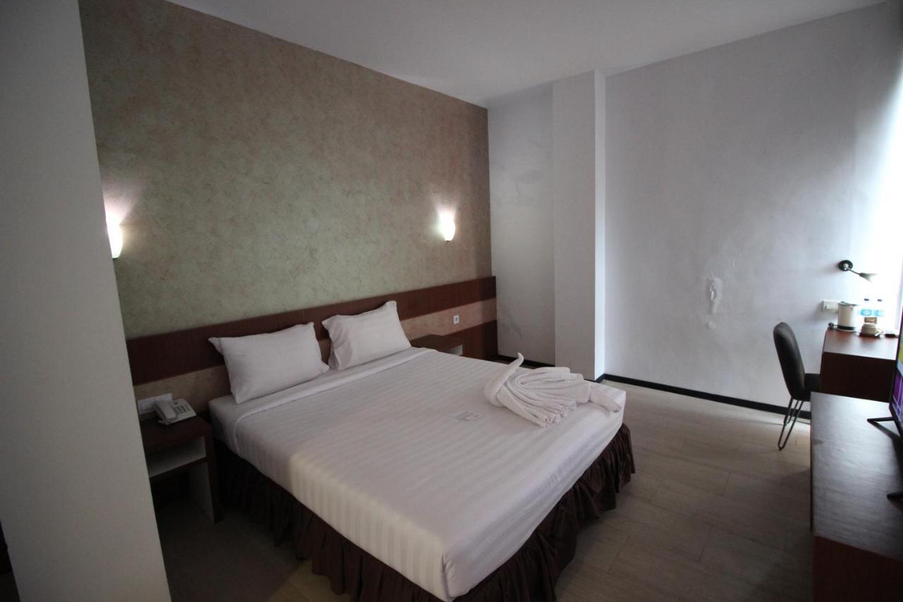 Xtra Hotel Бенгкулу Екстериор снимка