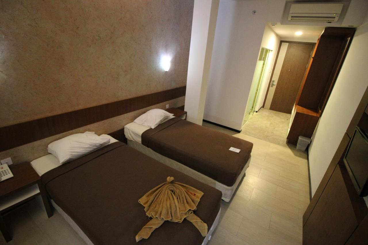 Xtra Hotel Бенгкулу Екстериор снимка